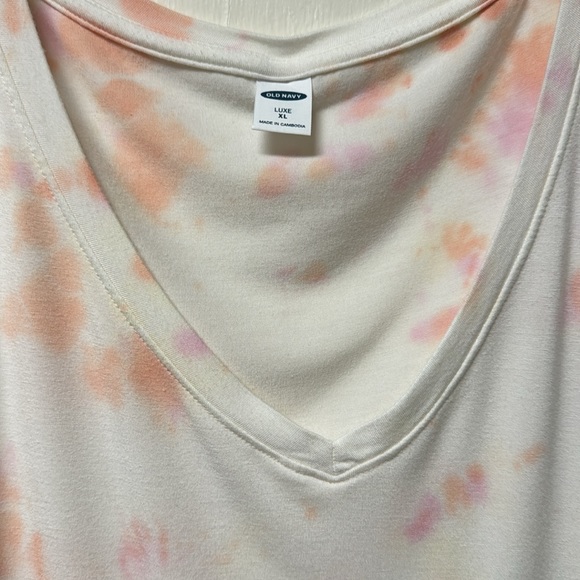 VERY SOFT Old Navy Tee - Picture 2 of 5